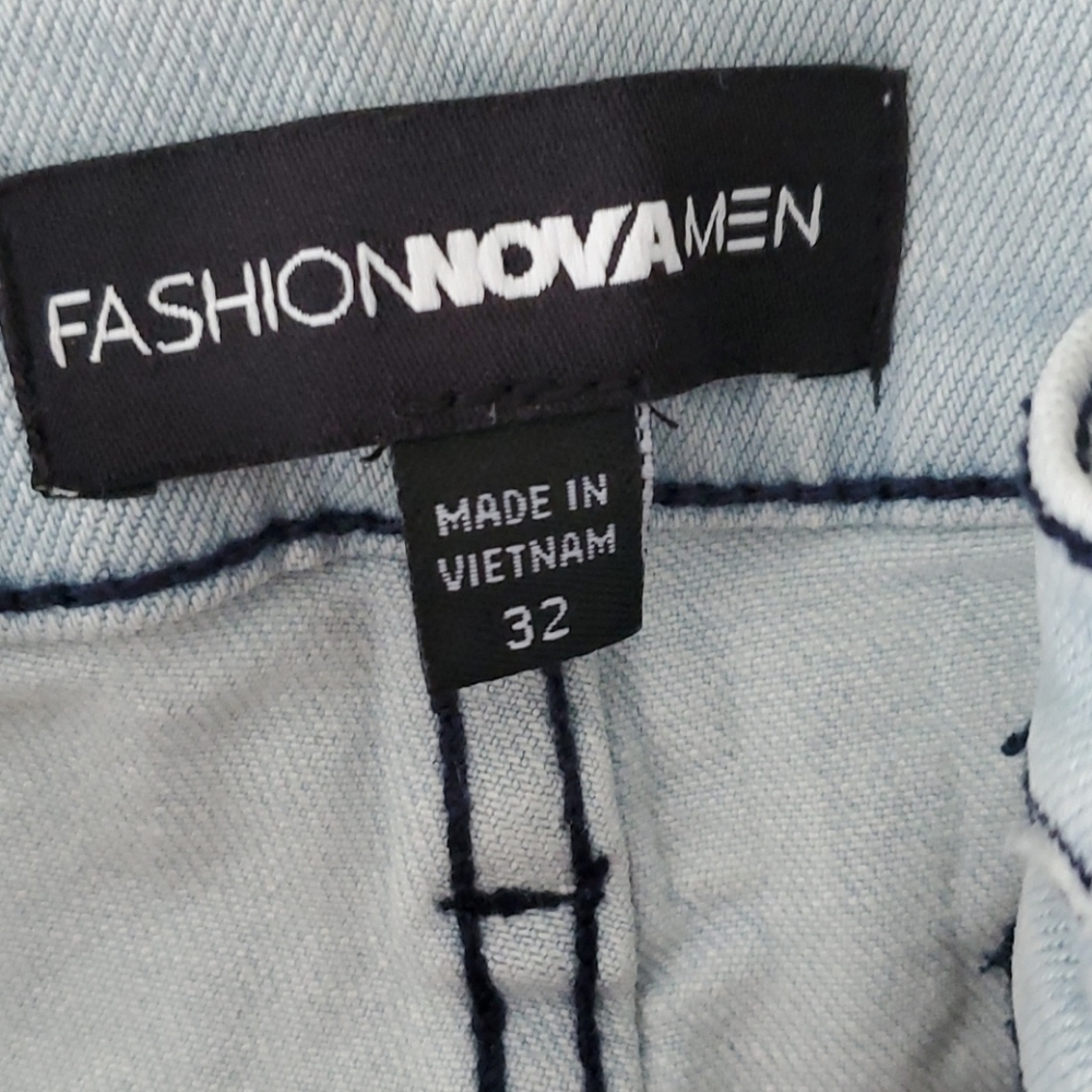 Distressed Skinny Jeans - Picture 3 of 4